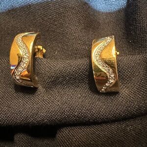 Vintage Butler jewelry FAC Gold-Tone Wave Crystal Hoop Earrings clip on